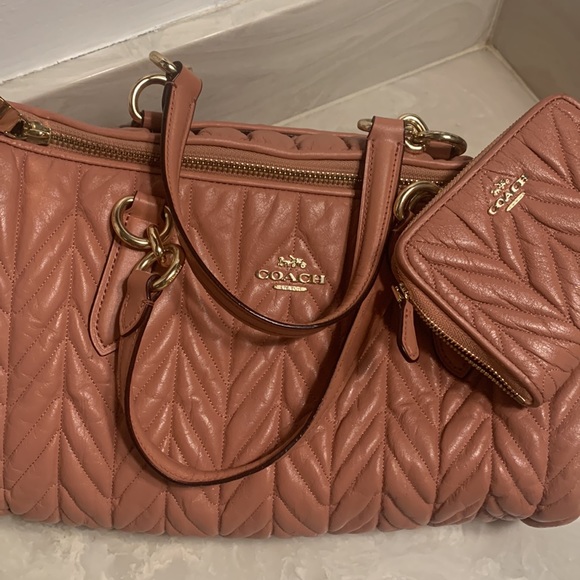 Rose/Pink colored Coach handbag and matching wallet with gold hardware. - Picture 4 of 12